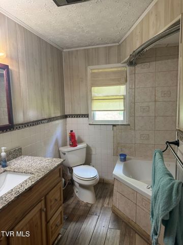 250 Valley View, Lebanon, VA 24266