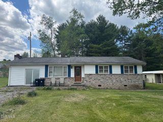 250 Valley View, Lebanon, VA 24266