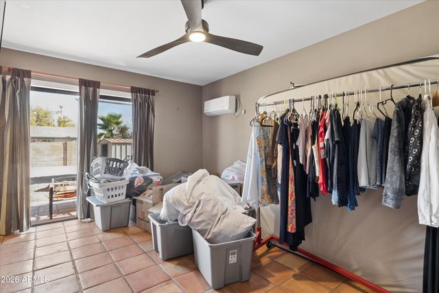 4921 E Winchcomb Drive, Scottsdale, AZ 85254