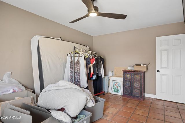 4921 E Winchcomb Drive, Scottsdale, AZ 85254