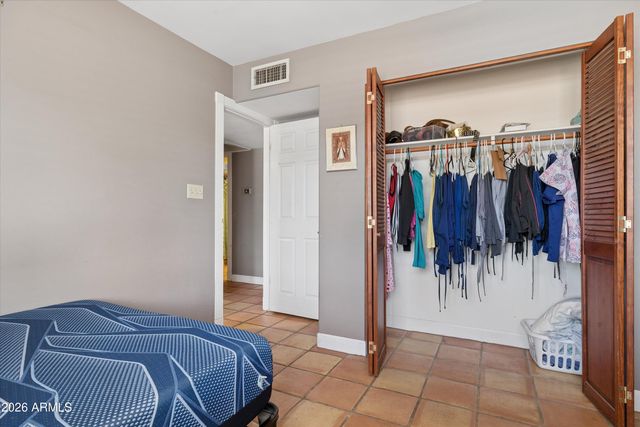 4921 E Winchcomb Drive, Scottsdale, AZ 85254