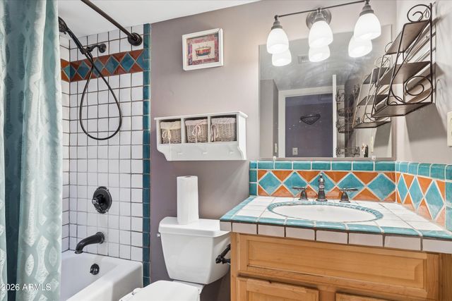 4921 E Winchcomb Drive, Scottsdale, AZ 85254