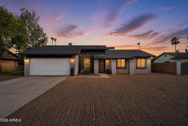 4921 E Winchcomb Drive, Scottsdale, AZ 85254