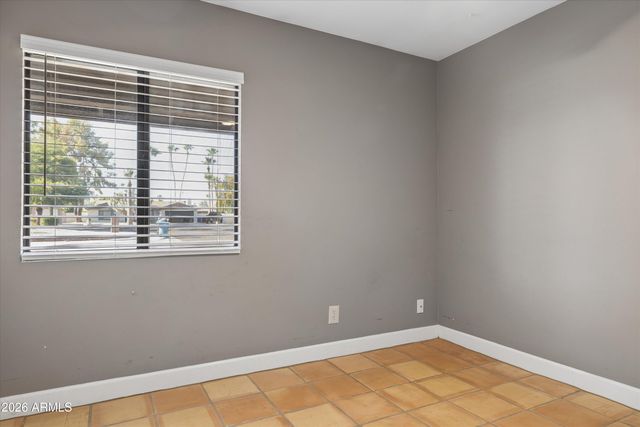 4921 E Winchcomb Drive, Scottsdale, AZ 85254
