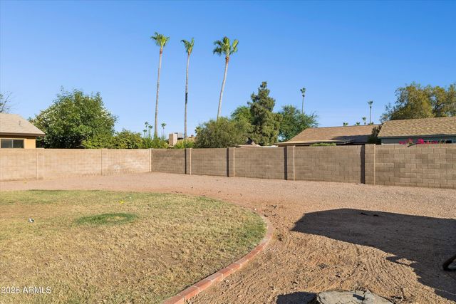 4921 E Winchcomb Drive, Scottsdale, AZ 85254
