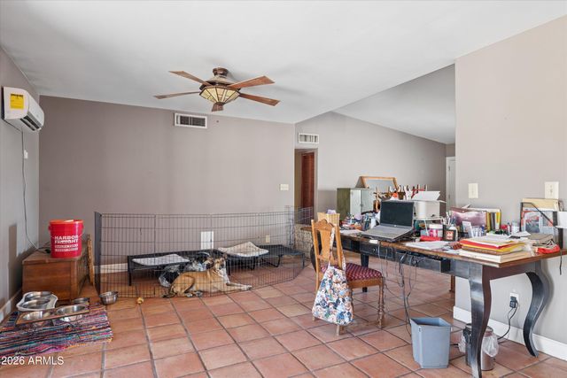 4921 E Winchcomb Drive, Scottsdale, AZ 85254