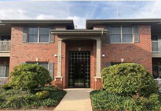 644 Cambridge Court 1b, Munster, IN 46321