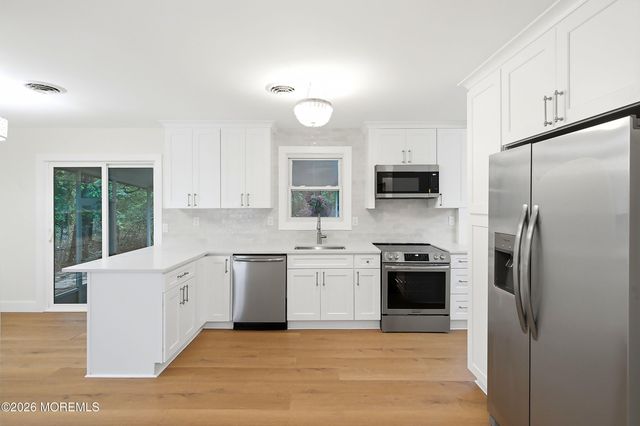 6 Orchard Drive, Whiting, NJ 08759