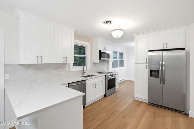 6 Orchard Drive, Whiting, NJ 08759