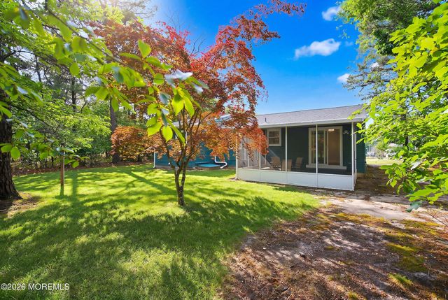 6 Orchard Drive, Whiting, NJ 08759