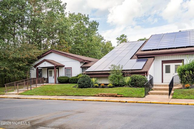 6 Orchard Drive, Whiting, NJ 08759