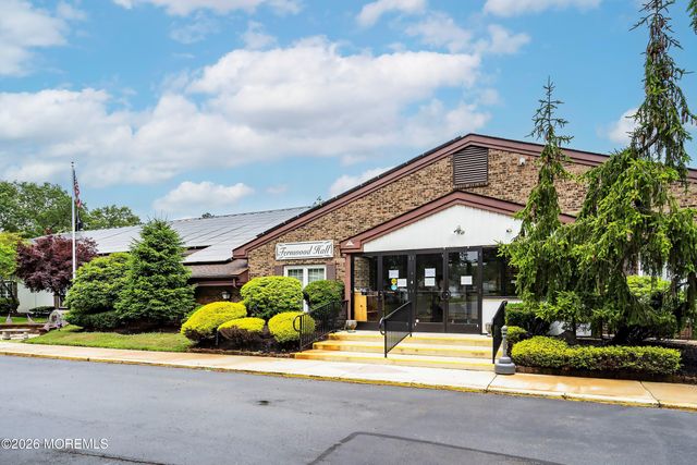 6 Orchard Drive, Whiting, NJ 08759