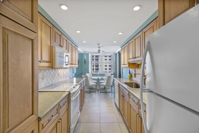 3546 S Ocean Boulevard 601, South Palm Beach, FL 33480