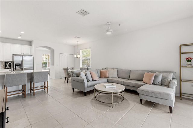 10518 EASTPARK WOODS DRIVE, Orlando, FL 32832