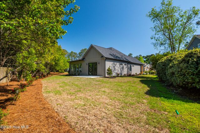 144 S Middleton Drive NW, Calabash, NC 28467