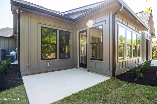 144 S Middleton Drive NW, Calabash, NC 28467