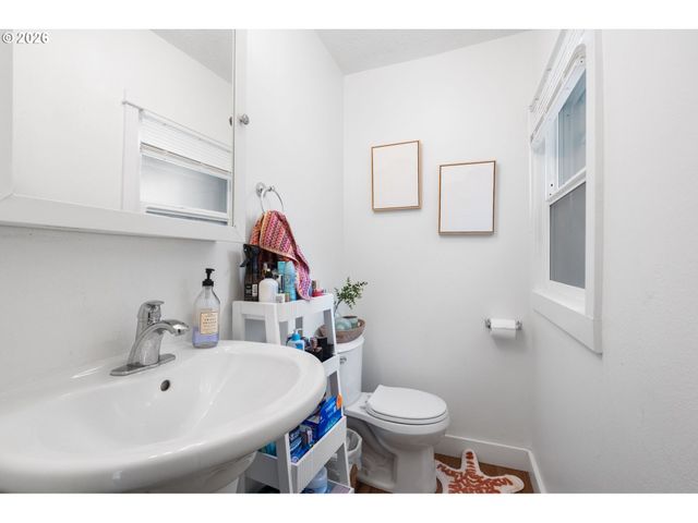 12425 Sw 7TH St, Beaverton, OR 97005