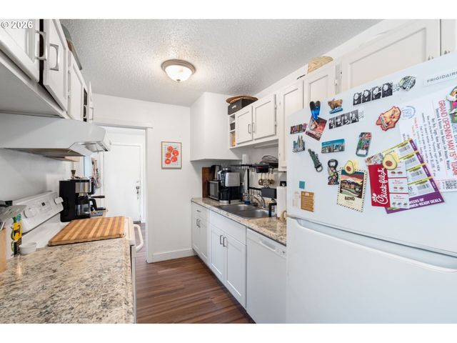 12425 Sw 7TH St, Beaverton, OR 97005