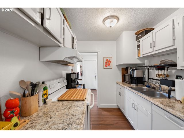 12425 Sw 7TH St, Beaverton, OR 97005