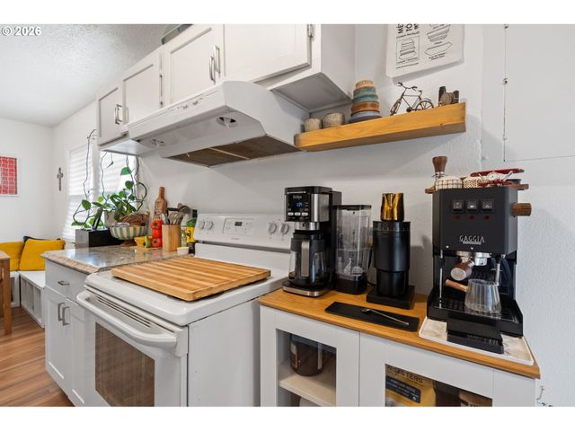 12425 Sw 7TH St, Beaverton, OR 97005