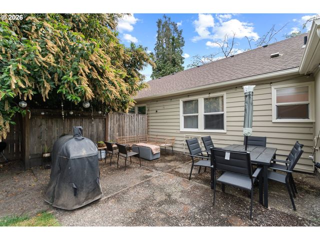12425 Sw 7TH St, Beaverton, OR 97005