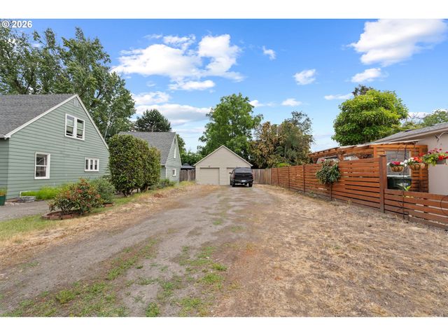 12425 Sw 7TH St, Beaverton, OR 97005