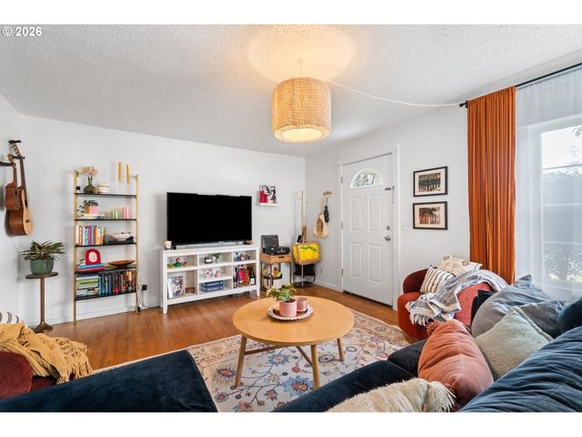12425 Sw 7TH St, Beaverton, OR 97005