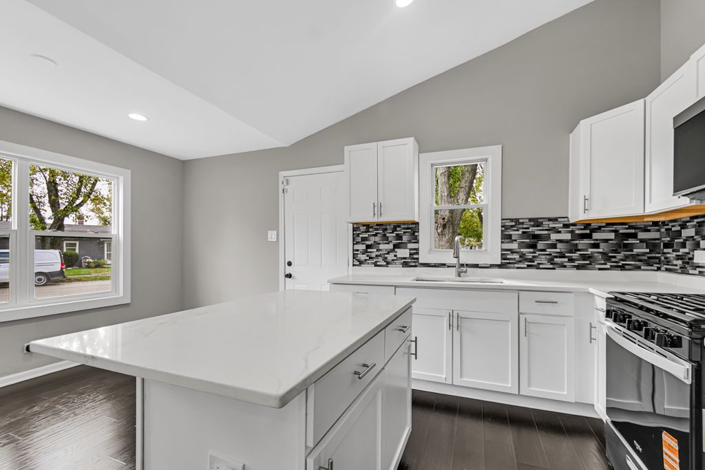 15320 CHERRY Lane, Markham, IL 60426 — photo 2