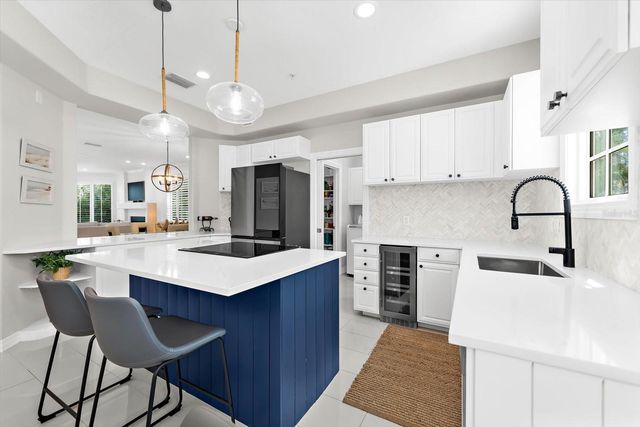 3941 HAMILTON CLUB CIRCLE 9, Sarasota, FL 34242