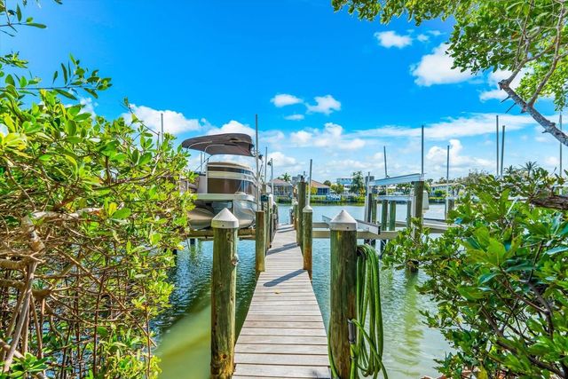 3941 HAMILTON CLUB CIRCLE 9, Sarasota, FL 34242