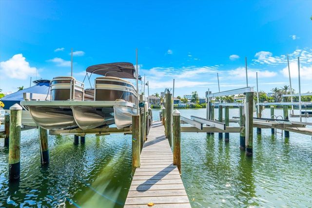 3941 HAMILTON CLUB CIRCLE 9, Sarasota, FL 34242