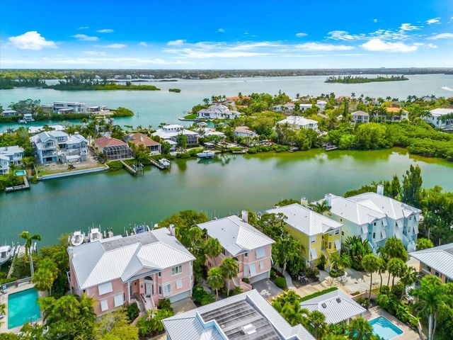 3941 HAMILTON CLUB CIRCLE 9, Sarasota, FL 34242