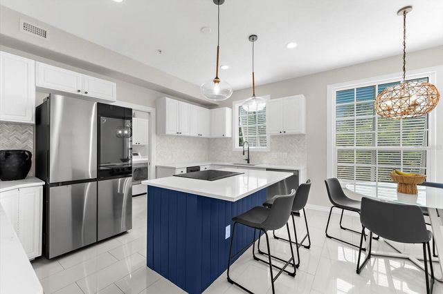 3941 HAMILTON CLUB CIRCLE 9, Sarasota, FL 34242