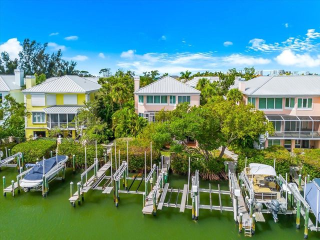 3941 HAMILTON CLUB CIRCLE 9, Sarasota, FL 34242