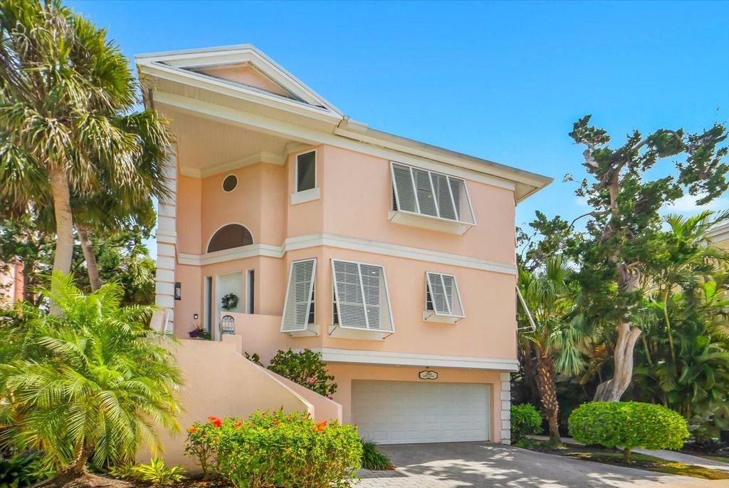 Image 1 of property listing at 3941 HAMILTON CLUB CIRCLE 9, Sarasota, FL 34242