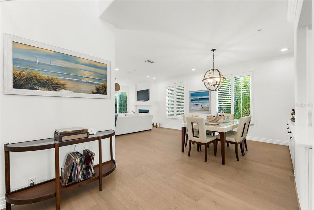 Image 20 of property listing at 3941 HAMILTON CLUB CIRCLE 9, Sarasota, FL 34242