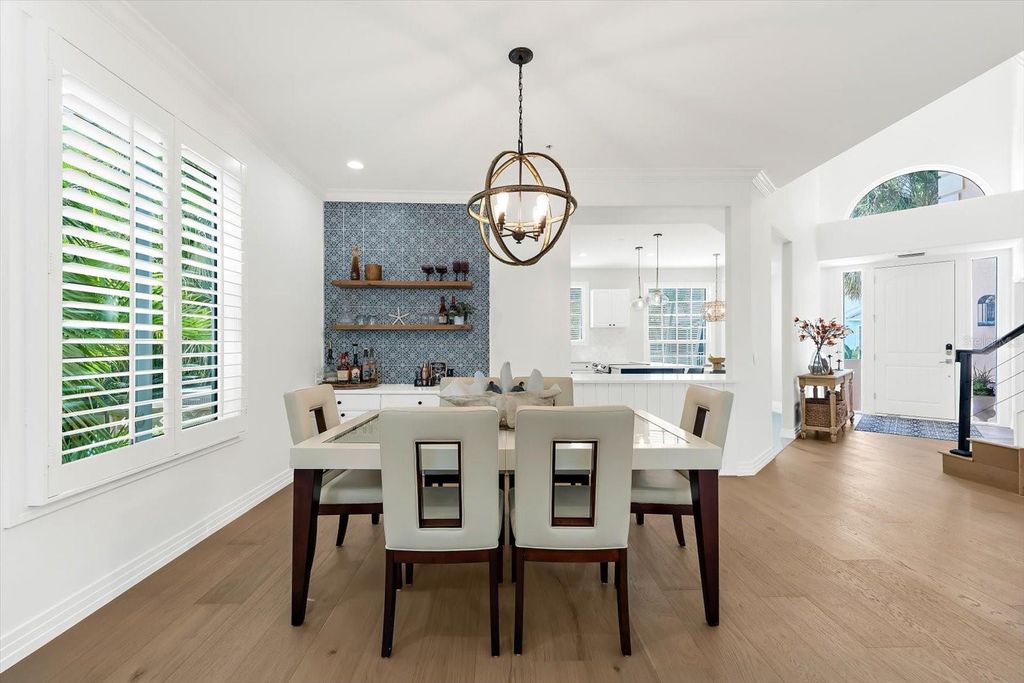 Image 23 of property listing at 3941 HAMILTON CLUB CIRCLE 9, Sarasota, FL 34242