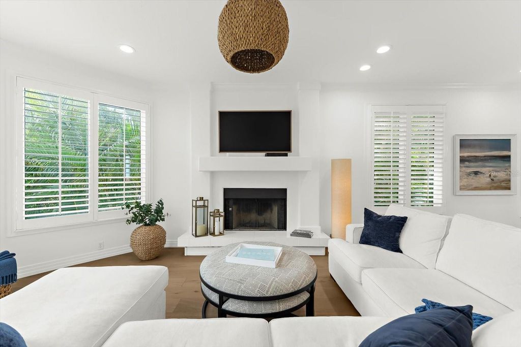 Image 29 of property listing at 3941 HAMILTON CLUB CIRCLE 9, Sarasota, FL 34242