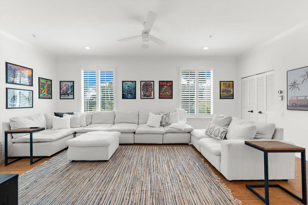 Image 39 of property listing at 3941 HAMILTON CLUB CIRCLE 9, Sarasota, FL 34242