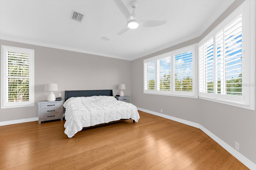 Image 56 of property listing at 3941 HAMILTON CLUB CIRCLE 9, Sarasota, FL 34242