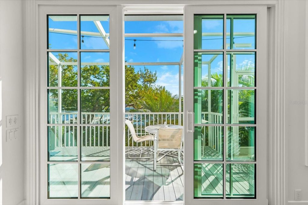 Image 65 of property listing at 3941 HAMILTON CLUB CIRCLE 9, Sarasota, FL 34242