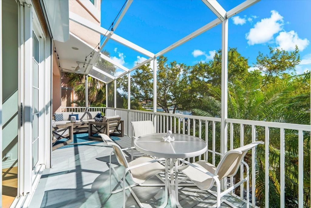 Image 66 of property listing at 3941 HAMILTON CLUB CIRCLE 9, Sarasota, FL 34242