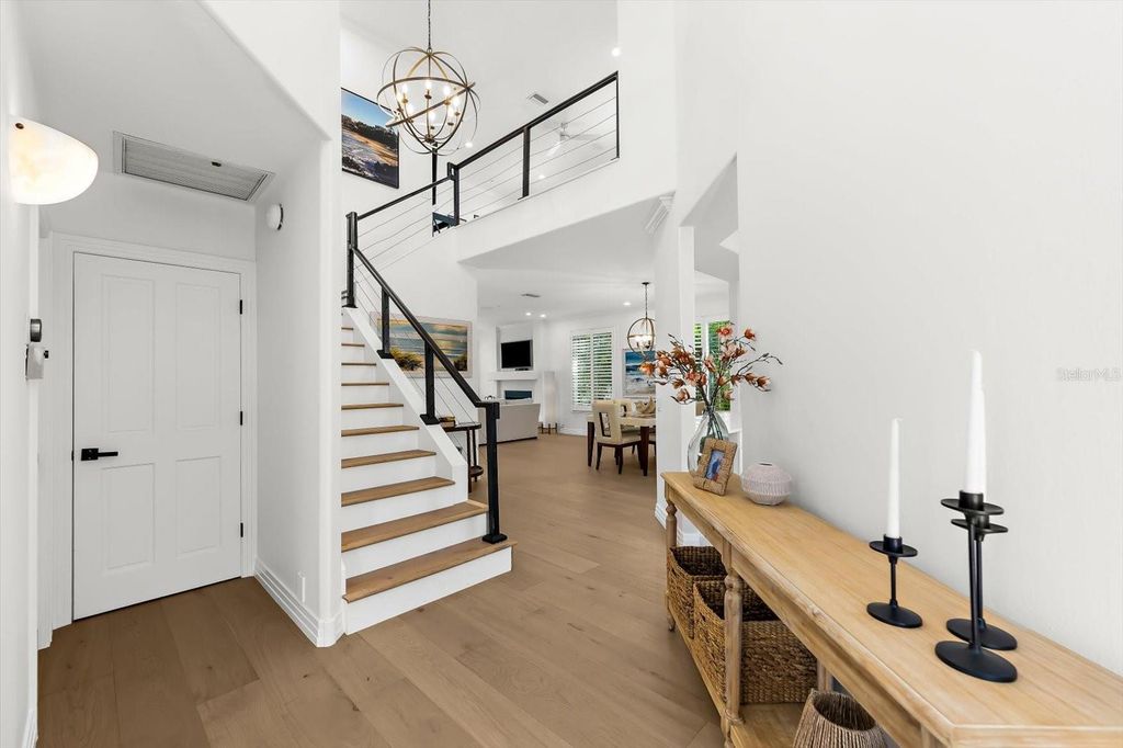 Image 8 of property listing at 3941 HAMILTON CLUB CIRCLE 9, Sarasota, FL 34242