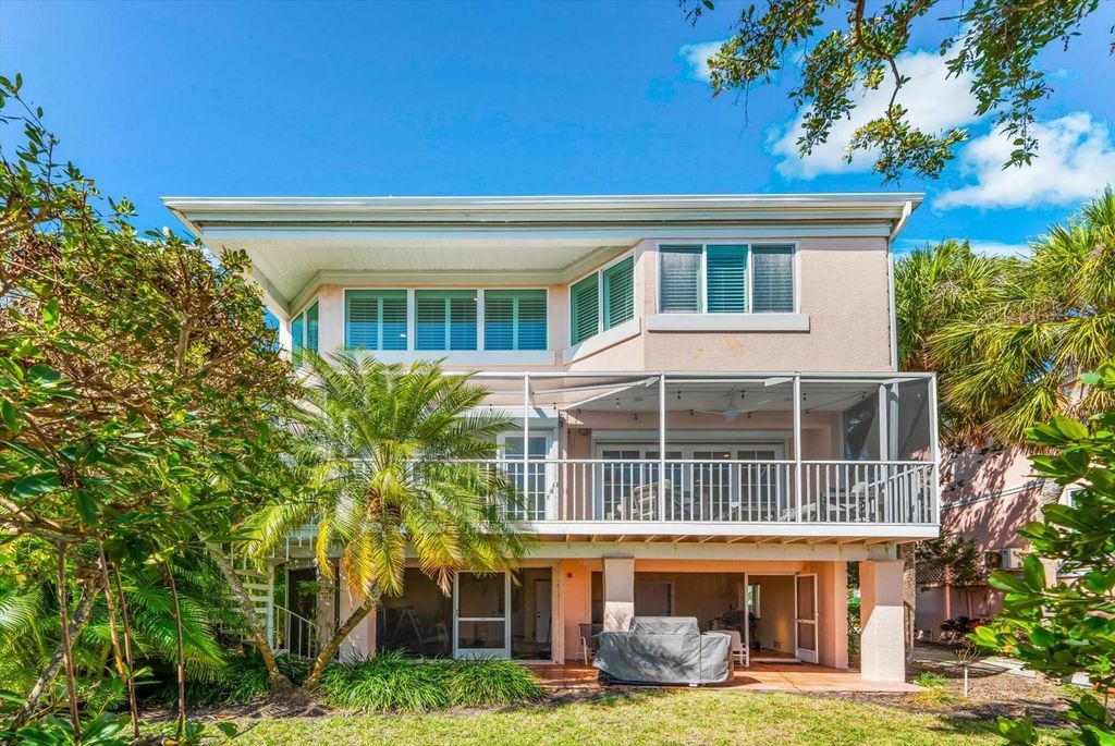 Image 76 of property listing at 3941 HAMILTON CLUB CIRCLE 9, Sarasota, FL 34242