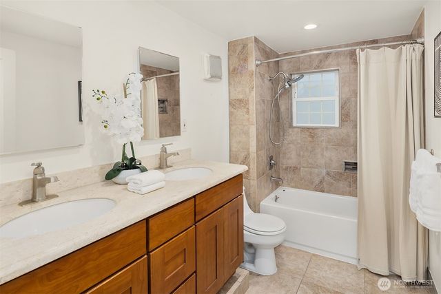 4715 S Orcas Street, Seattle, WA 98118