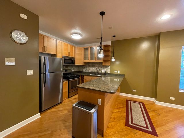 6938 S Dorchester Avenue 2, Chicago, IL 60637