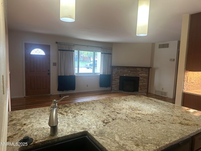 880 Ruby Avenue, Reno, NV 89503