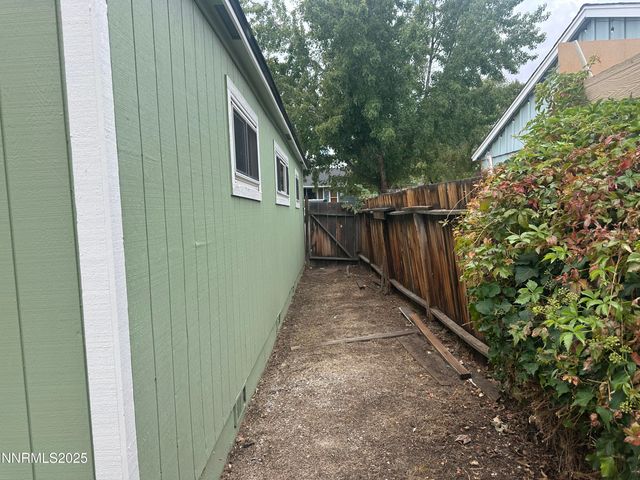 880 Ruby Avenue, Reno, NV 89503