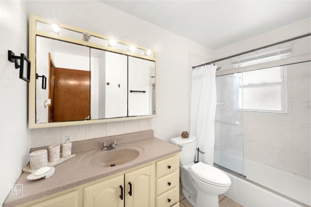 7218 W 110th Place, Worth, IL 60482