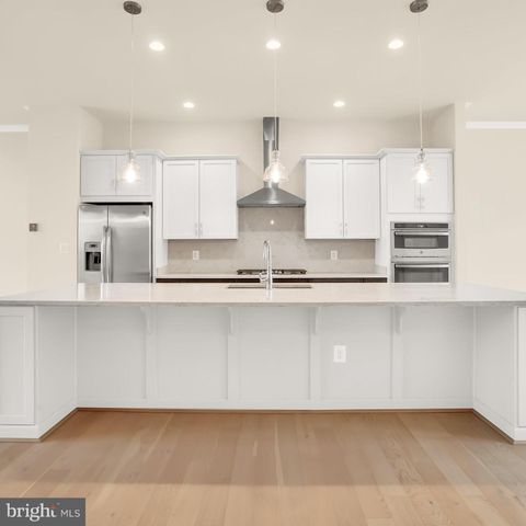 23580 BELVOIR WOODS TER, Ashburn, VA 20148